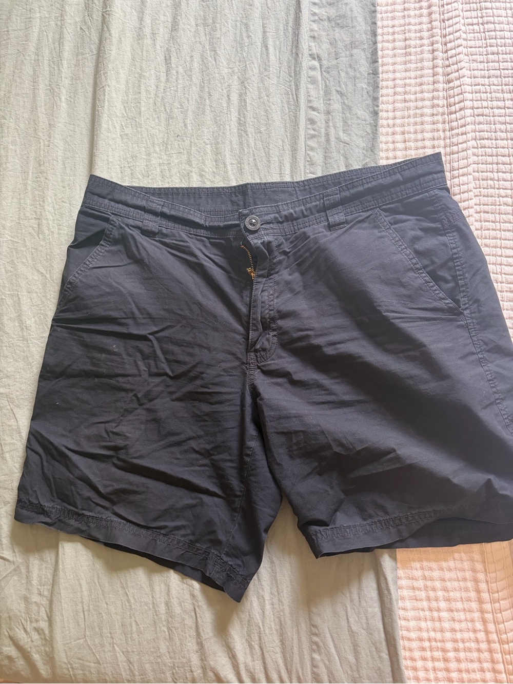 Columbia Men's black Flat Front Casual Shorts